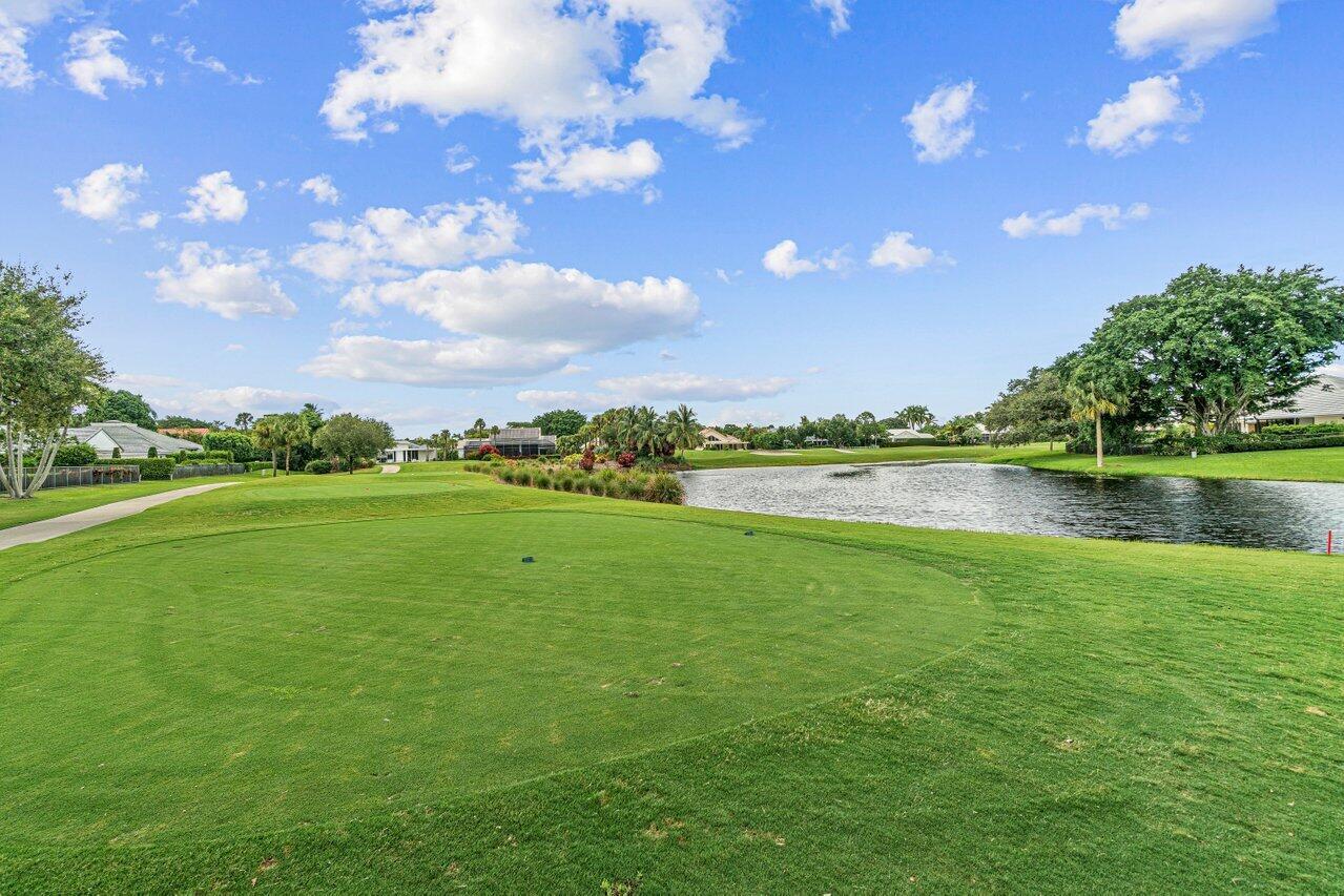 4295 Bocaire Boulevard