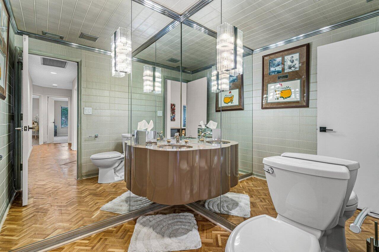 4295 Bocaire Boulevard