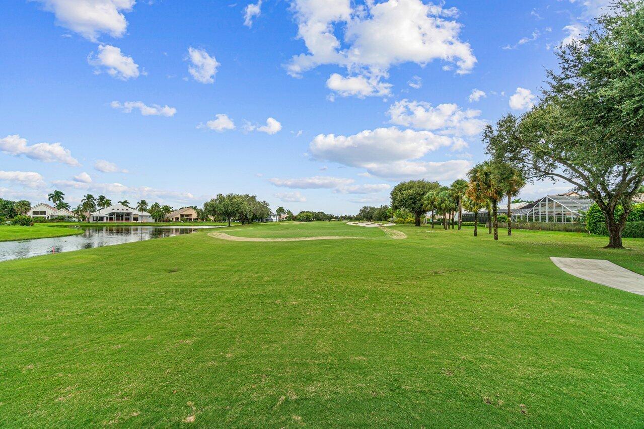 4295 Bocaire Boulevard