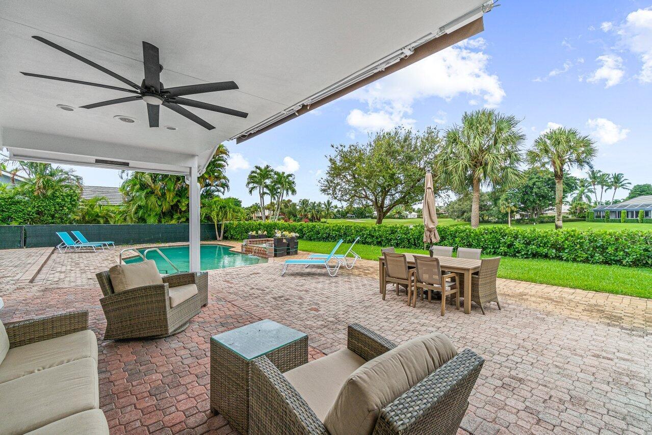 4295 Bocaire Boulevard