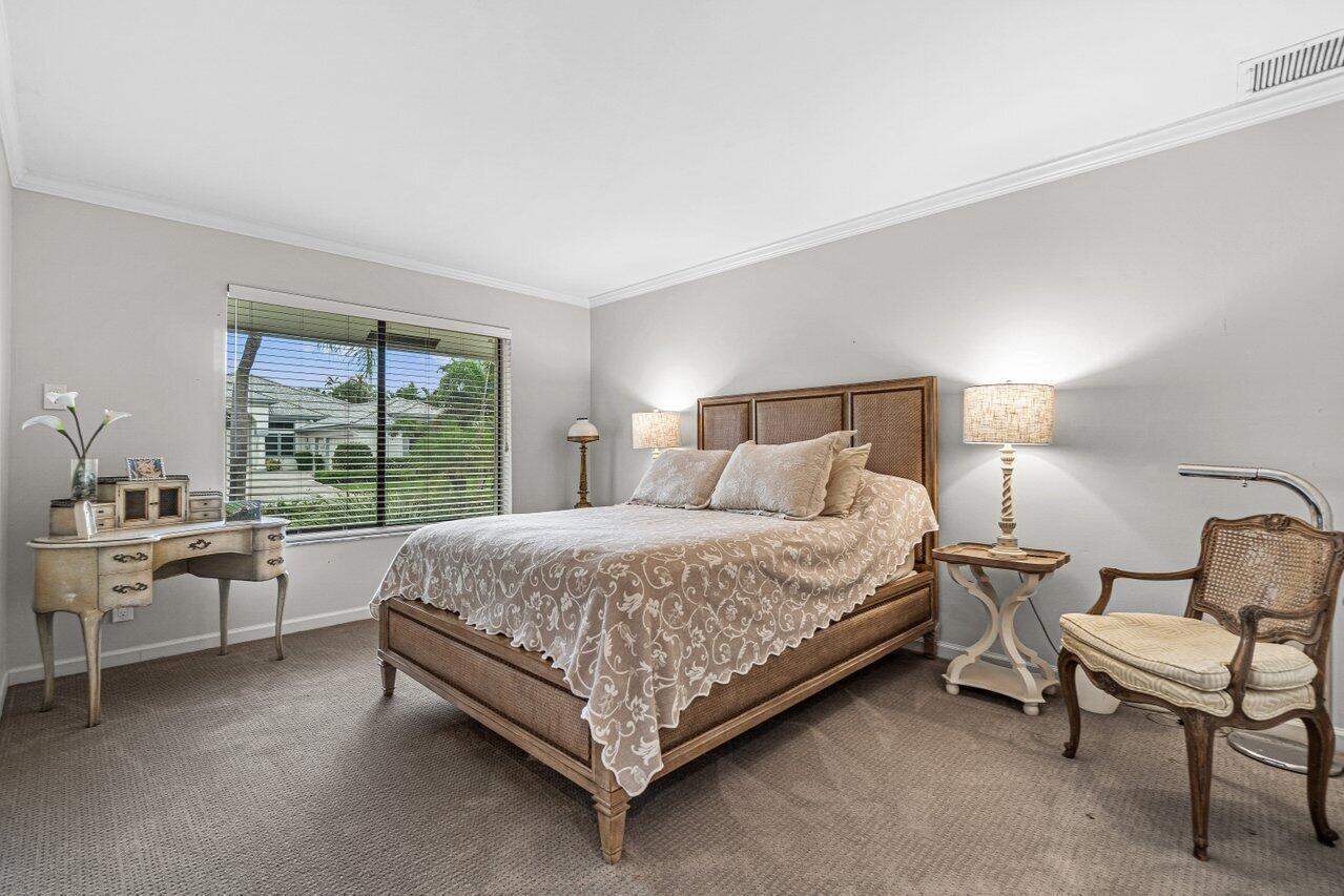 4295 Bocaire Boulevard