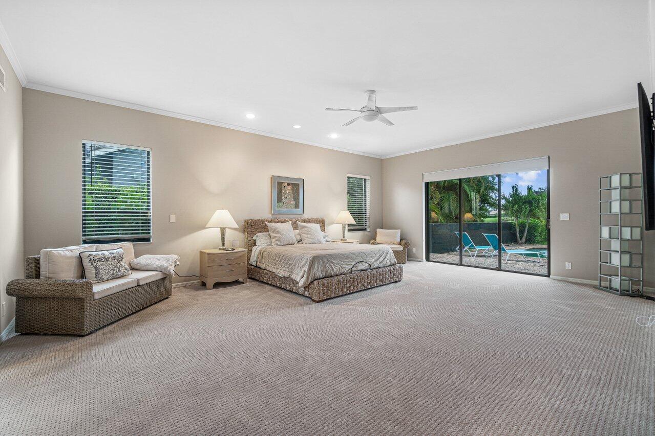 4295 Bocaire Boulevard