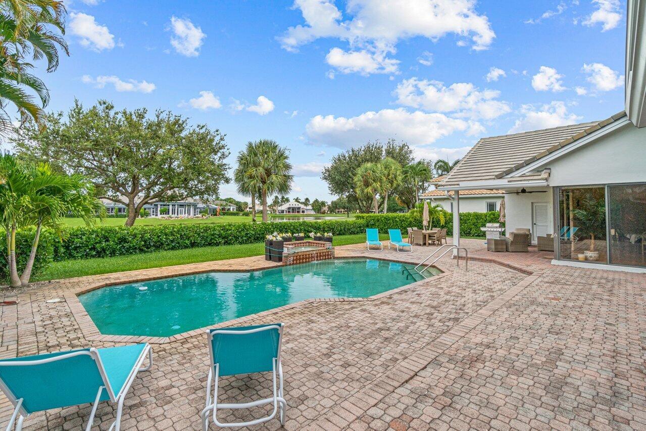 4295 Bocaire Boulevard