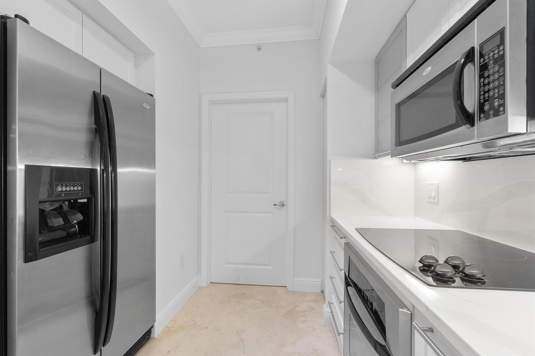 225 NE 1st Street 311