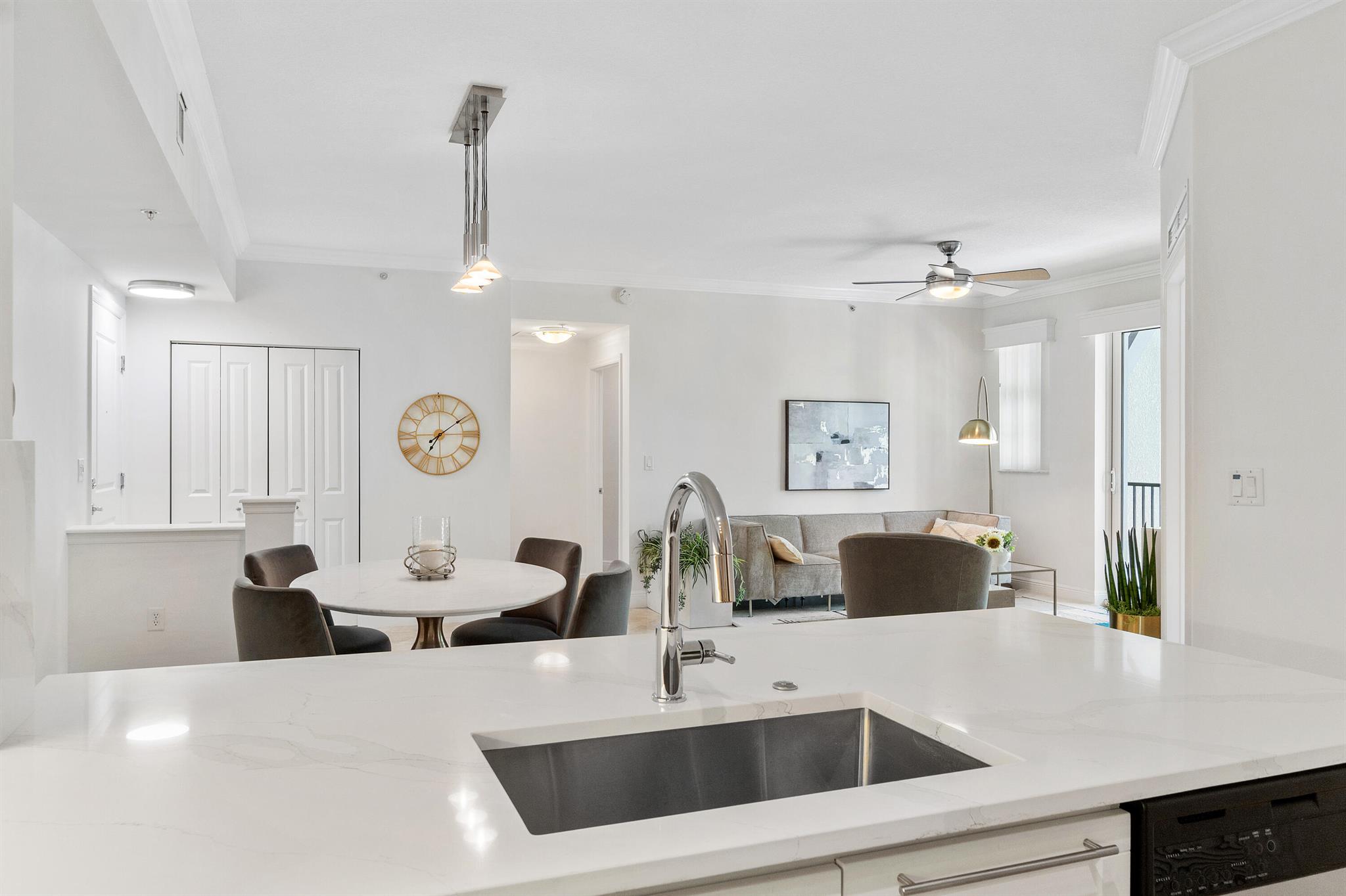 225 NE 1st Street 311