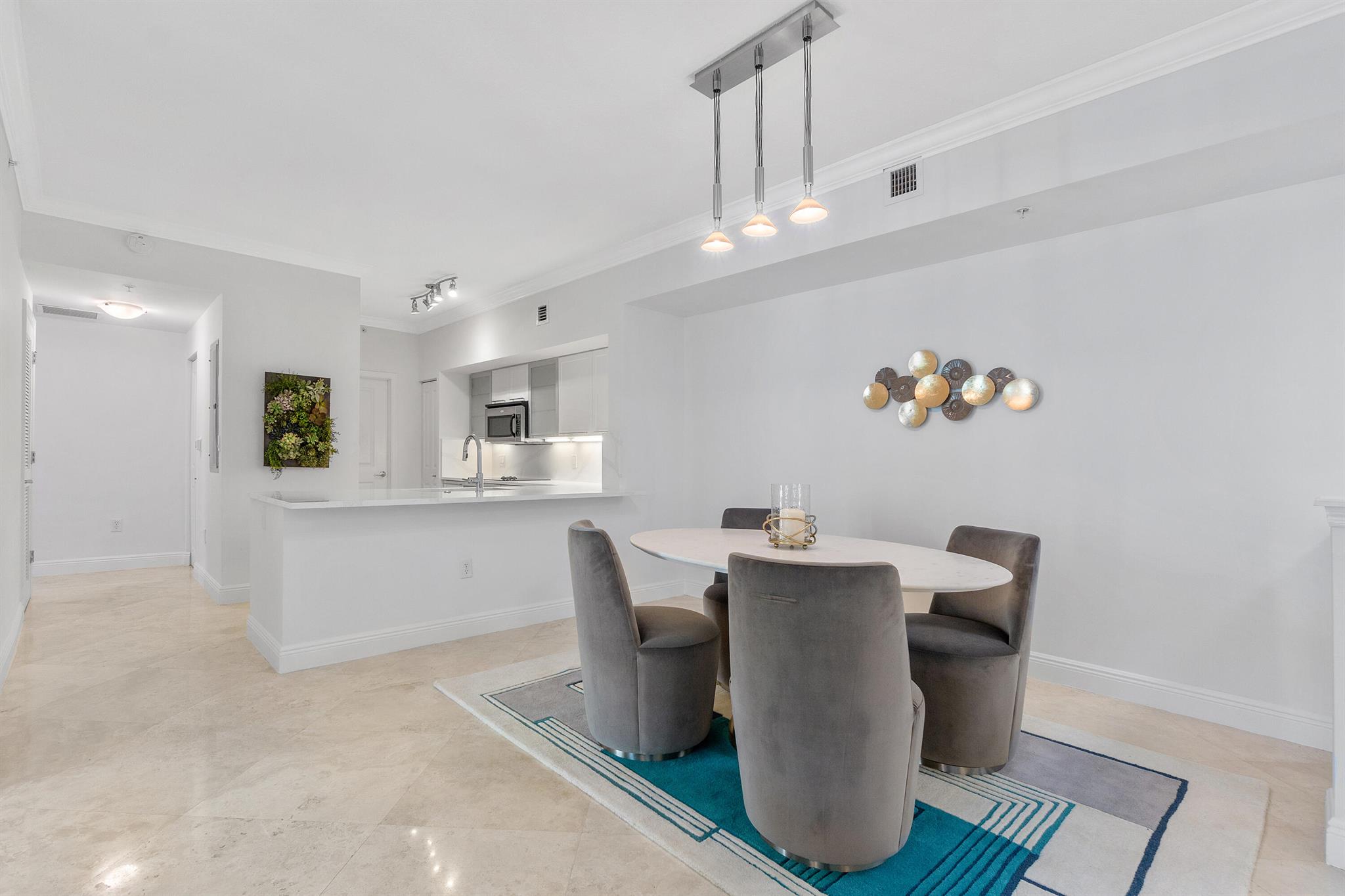 225 NE 1st Street 311