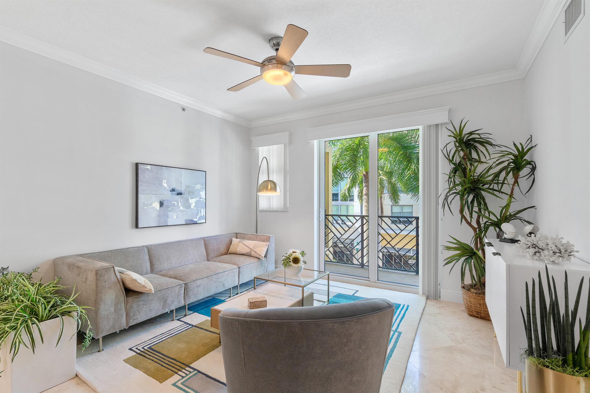 225 NE 1st Street 311