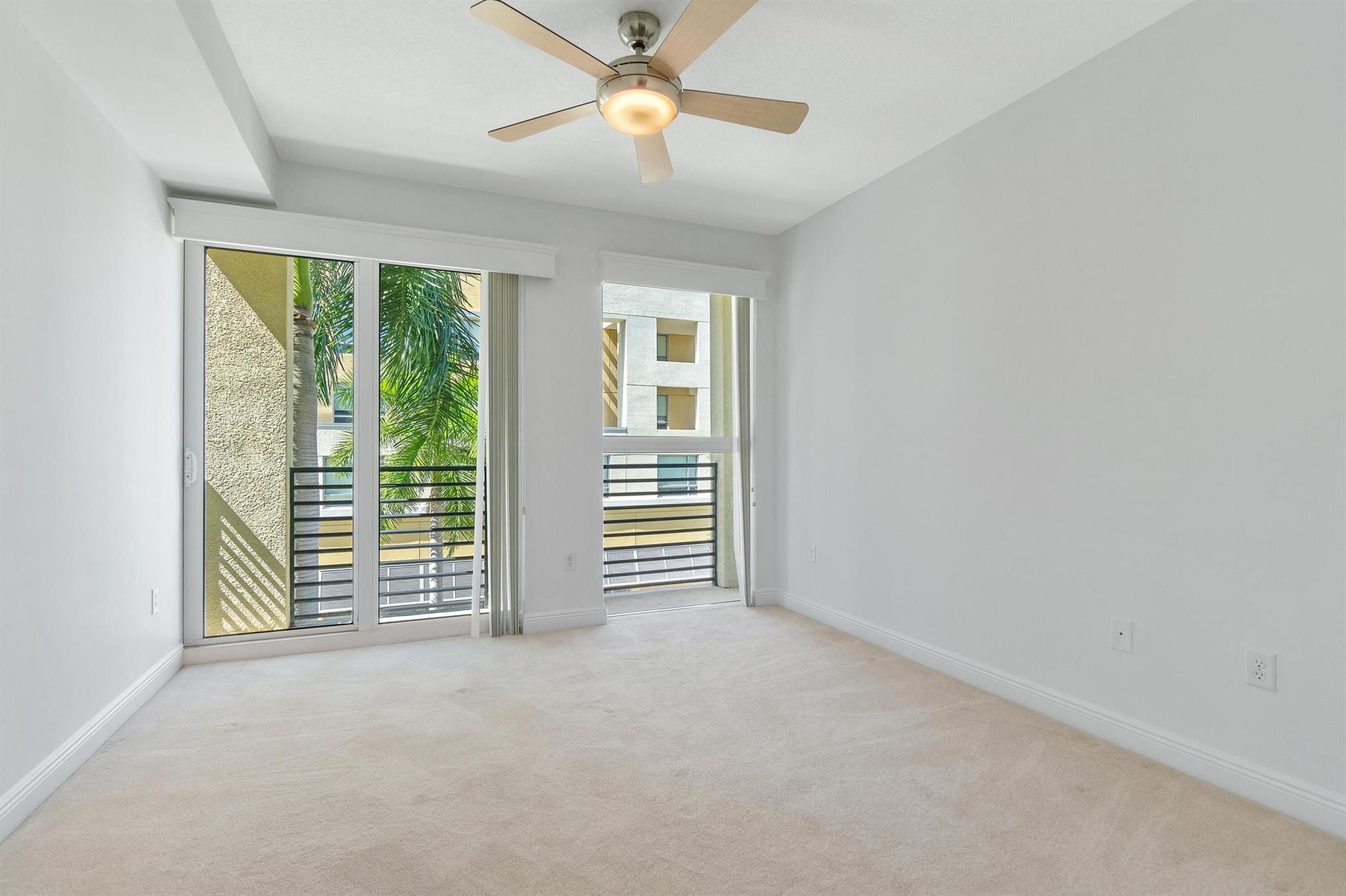 225 NE 1st Street 311