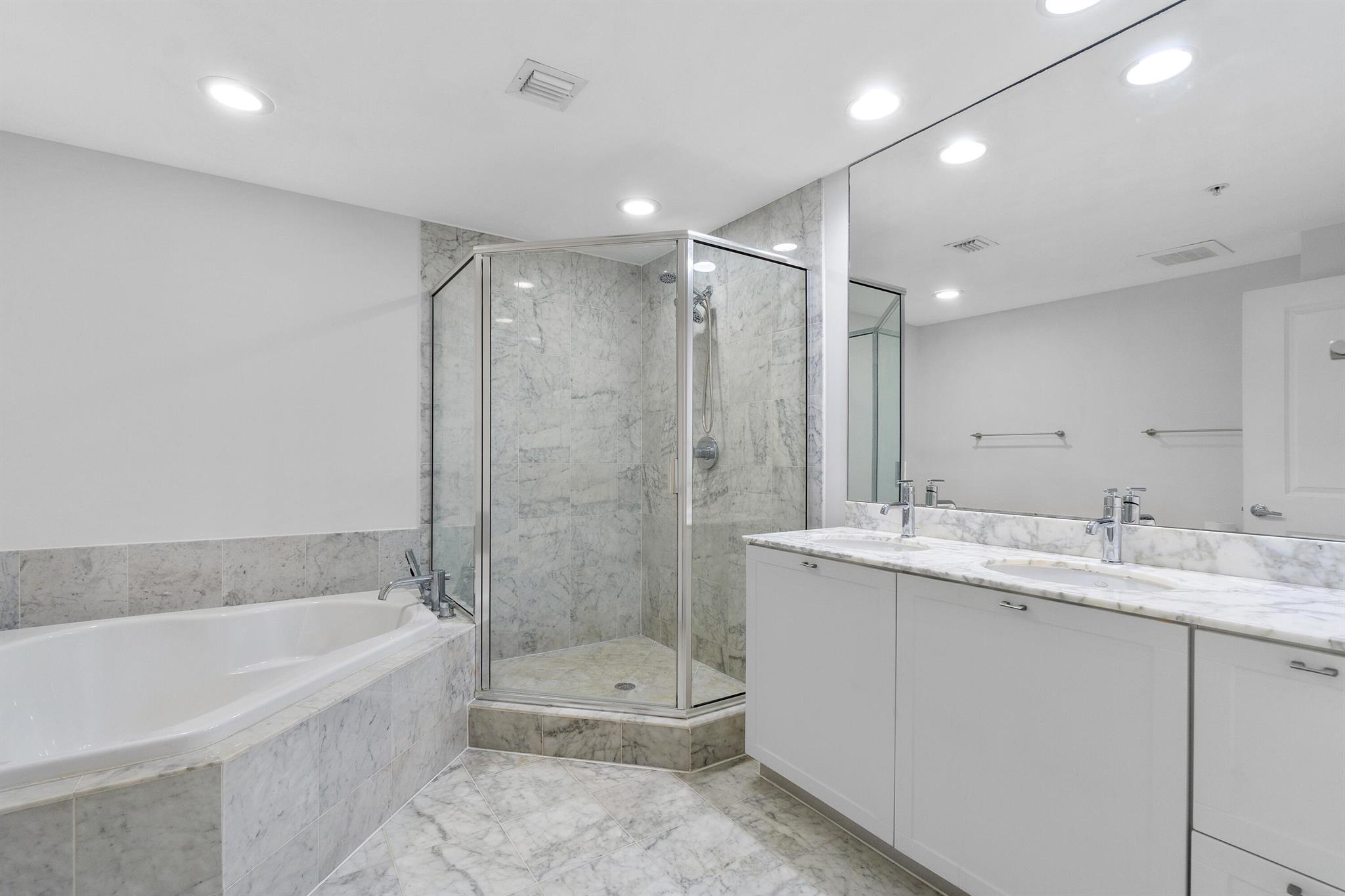 225 NE 1st Street 311