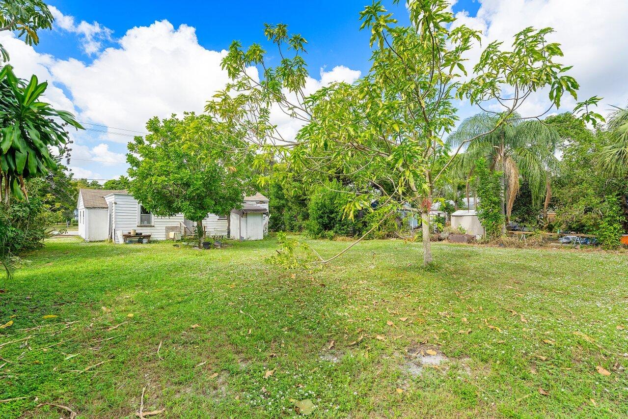 229 SW 4th Avenue