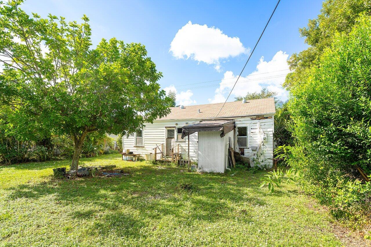 229 SW 4th Avenue