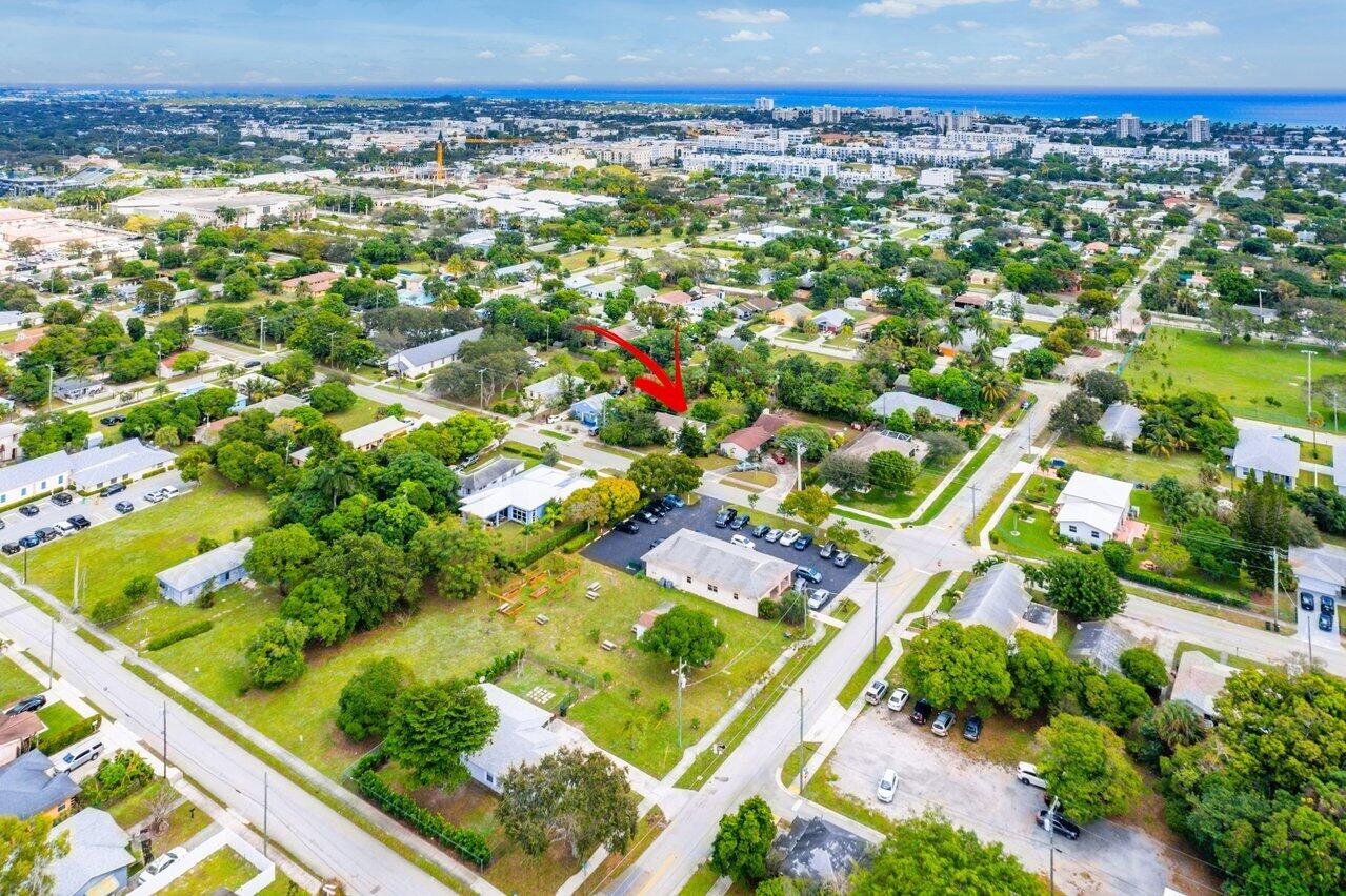 229 SW 4th Avenue
