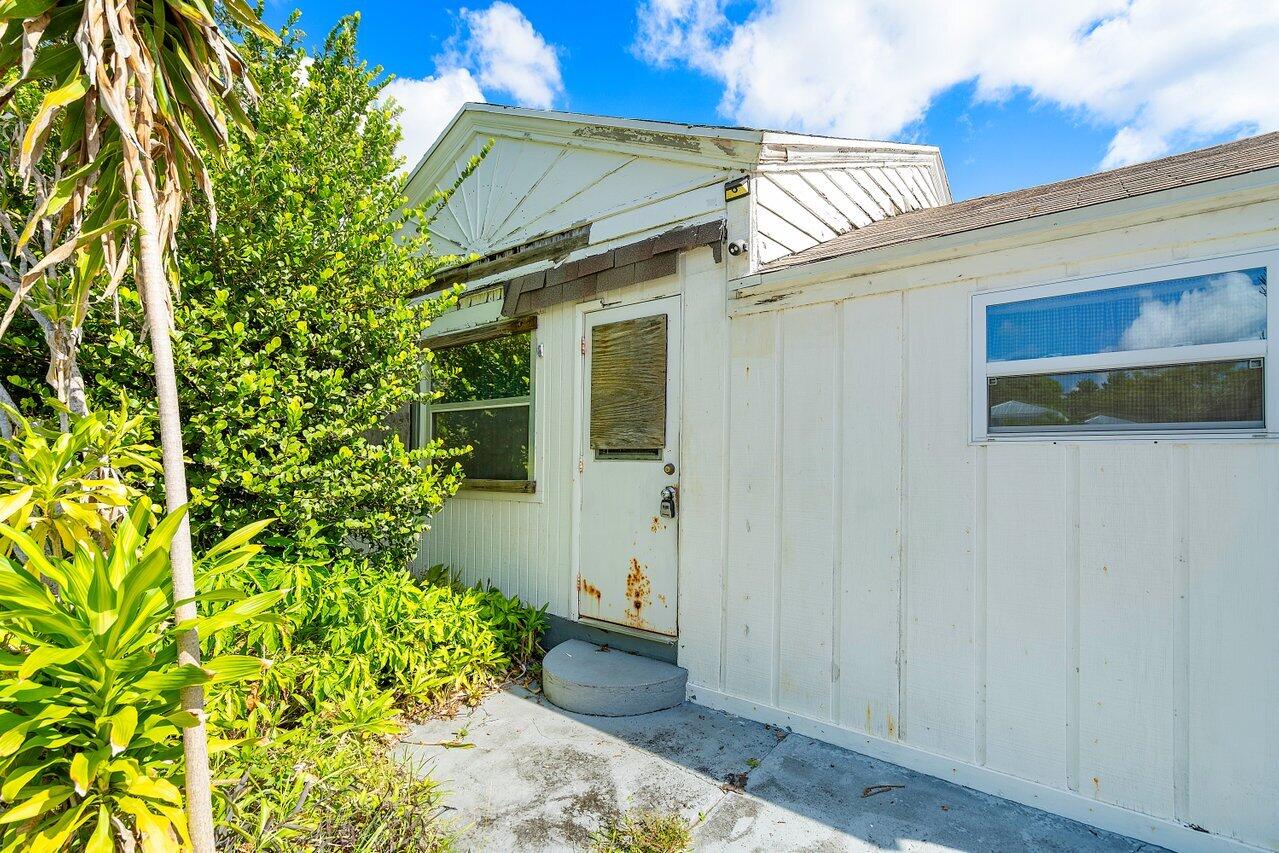 229 SW 4th Avenue