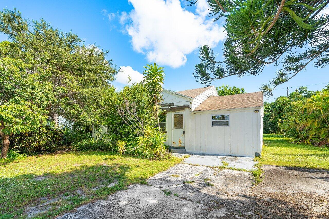 229 SW 4th Avenue