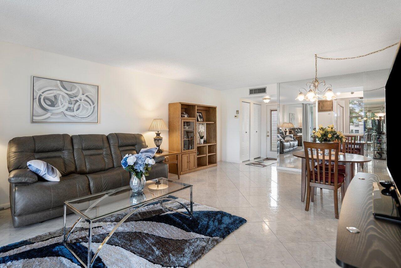 15 Willowbrook Lane 201