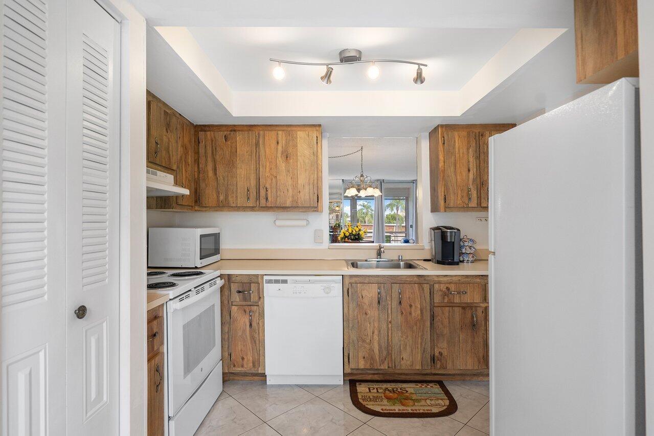 15 Willowbrook Lane 201