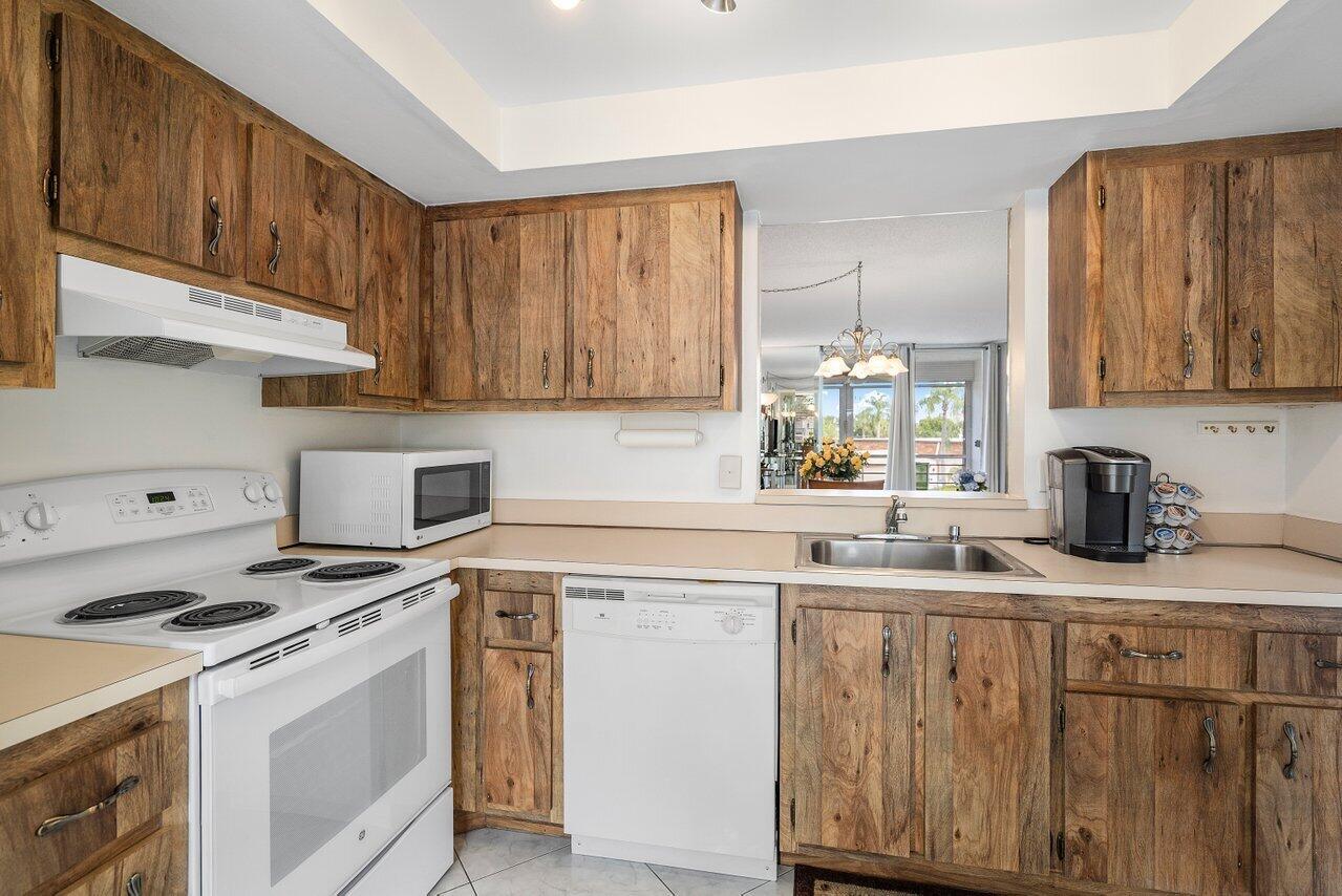 15 Willowbrook Lane 201