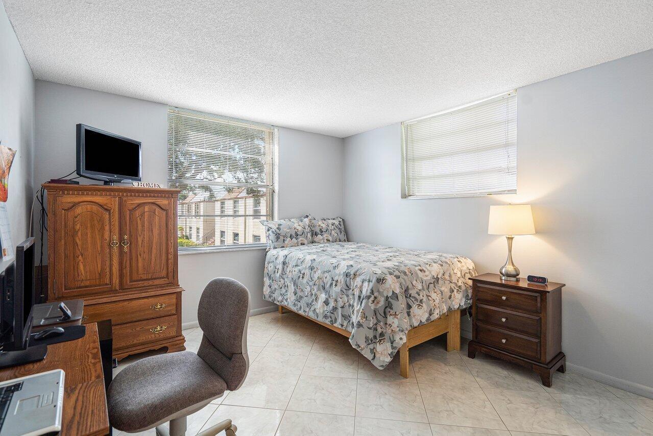 15 Willowbrook Lane 201