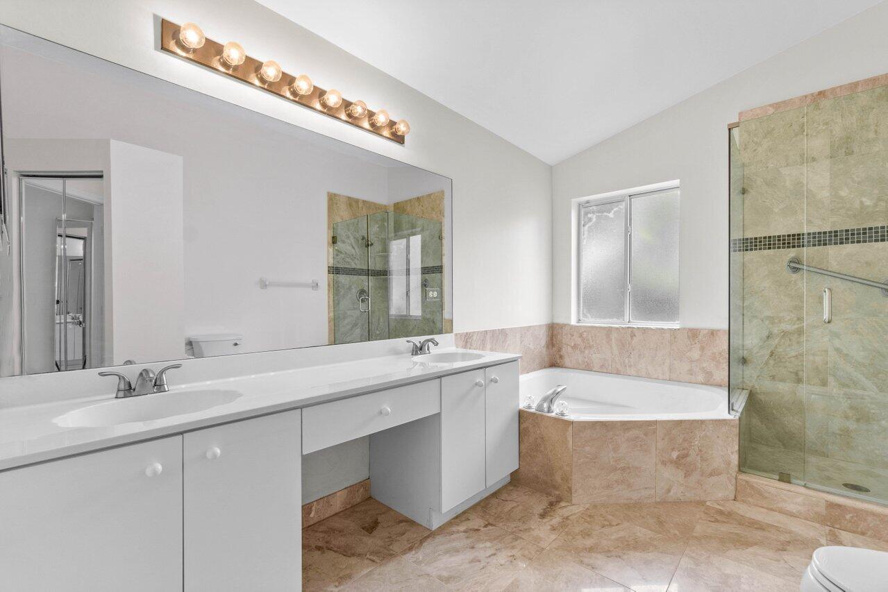 2757 S Clearbrook Circle