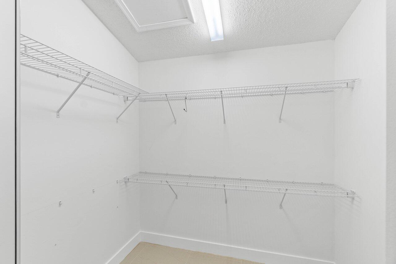 2757 S Clearbrook Circle