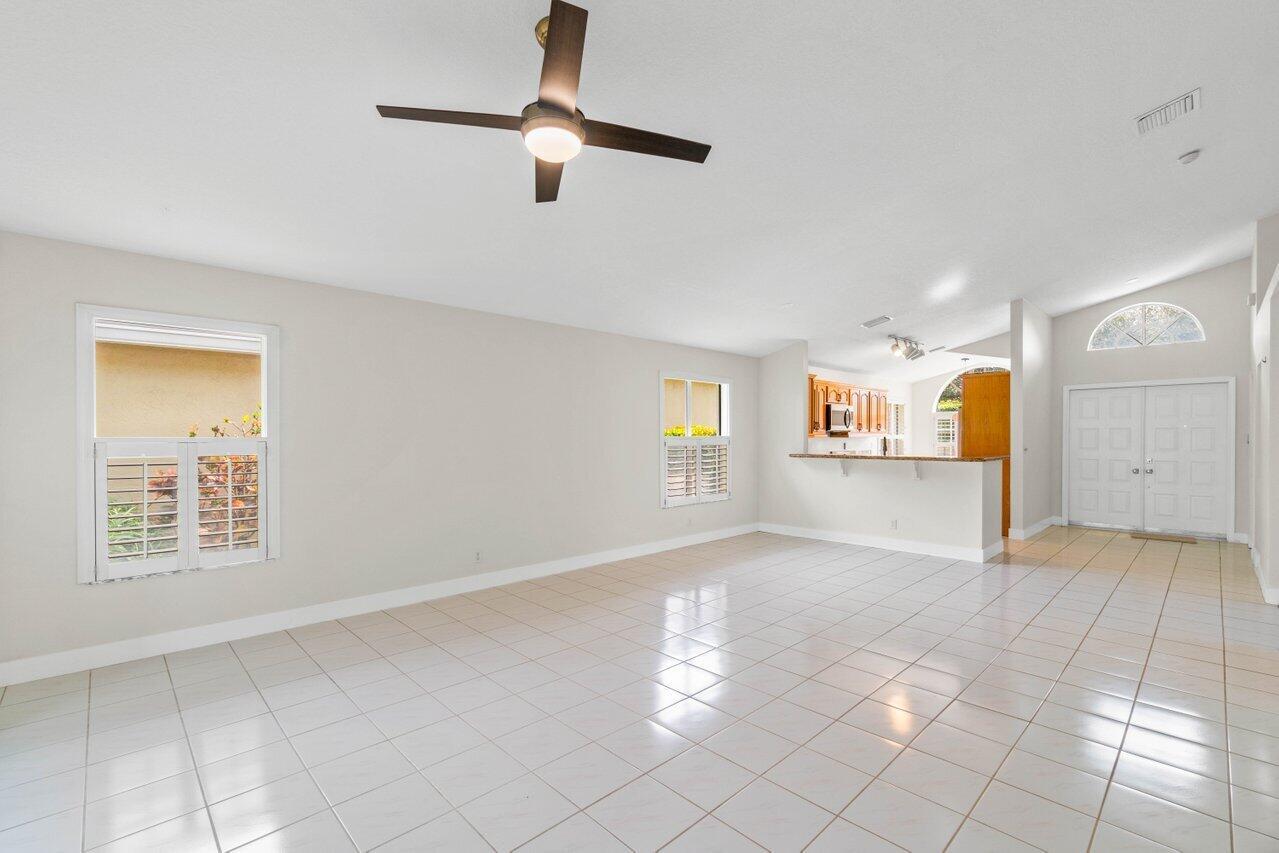 2757 S Clearbrook Circle