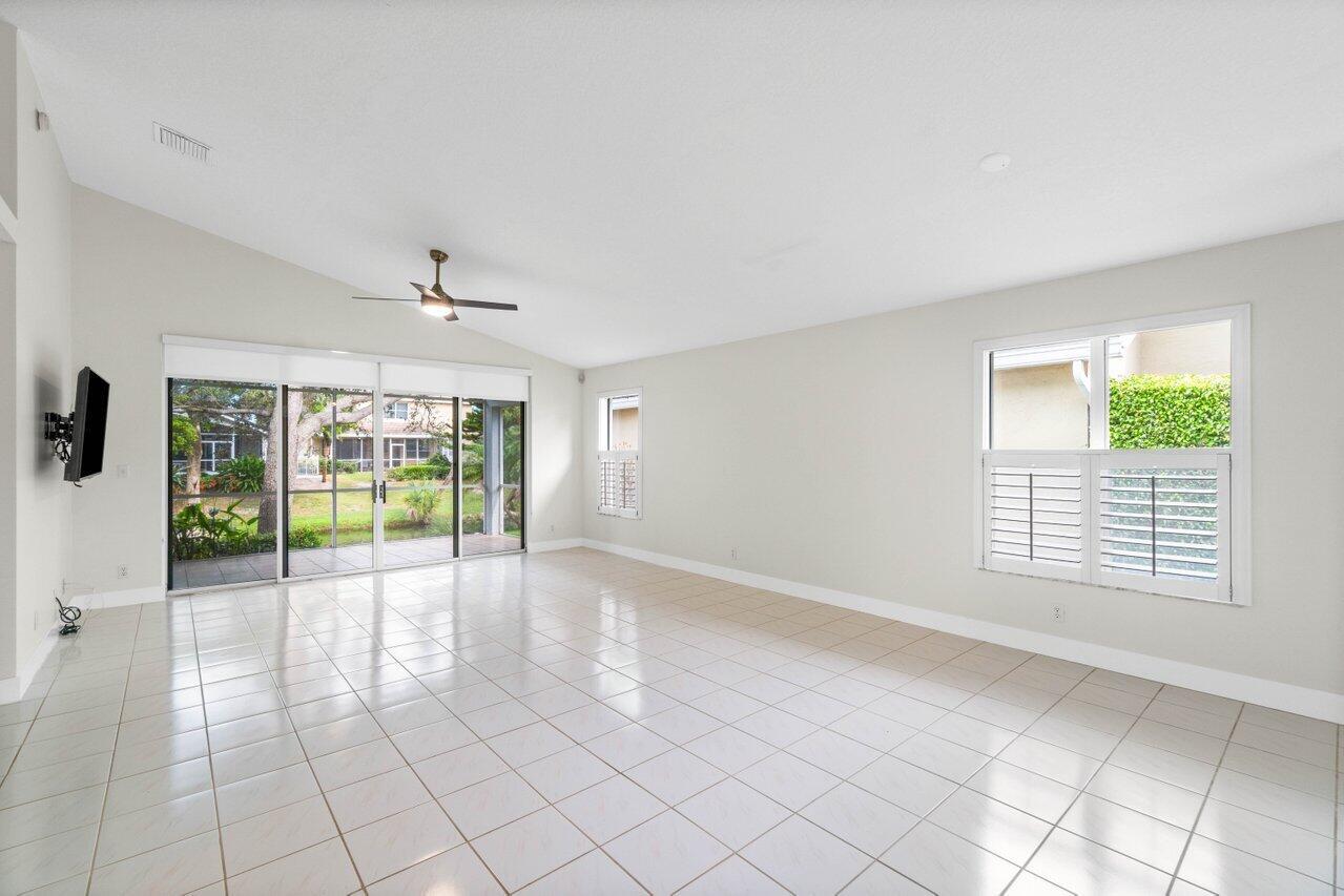 2757 S Clearbrook Circle