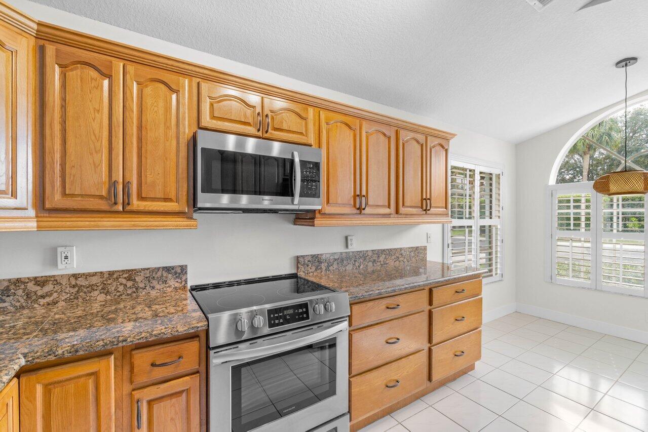 2757 S Clearbrook Circle