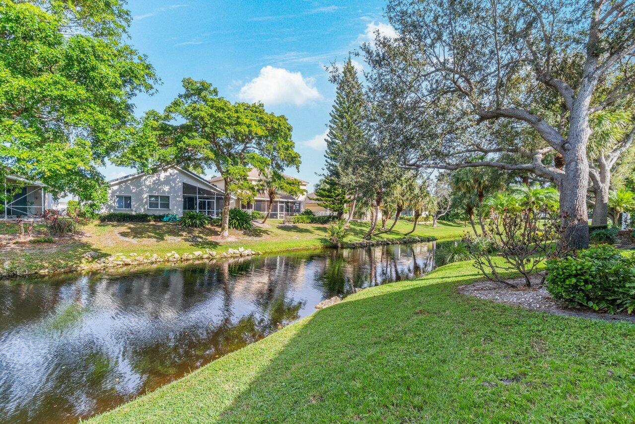 2757 S Clearbrook Circle