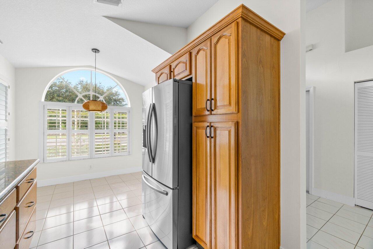 2757 S Clearbrook Circle