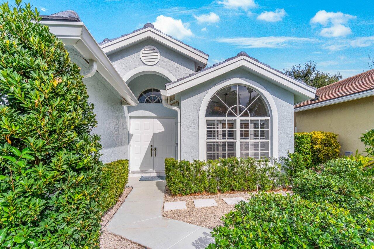 2757 S Clearbrook Circle