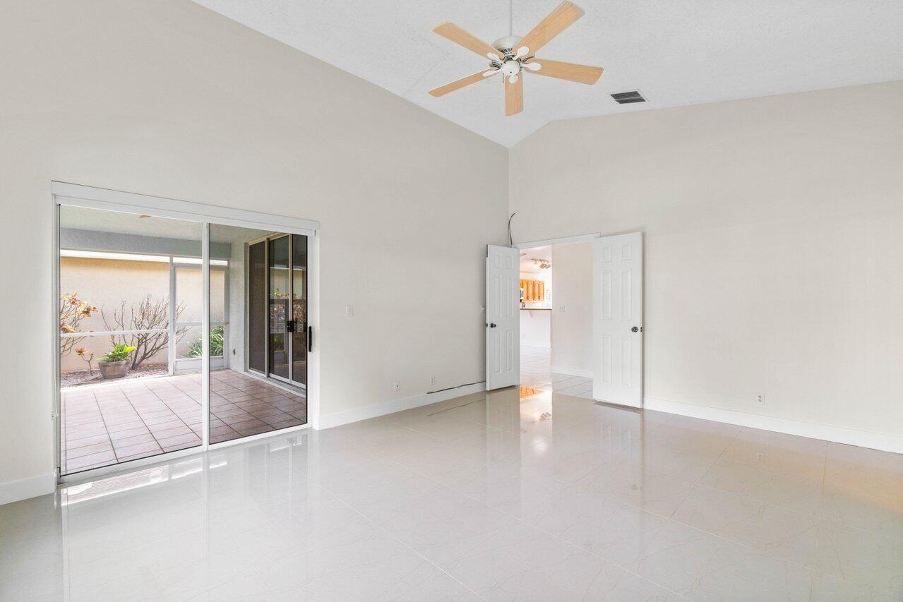 2757 S Clearbrook Circle