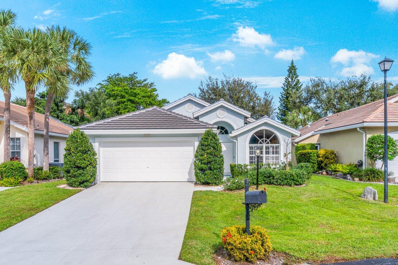 2757 S Clearbrook Circle