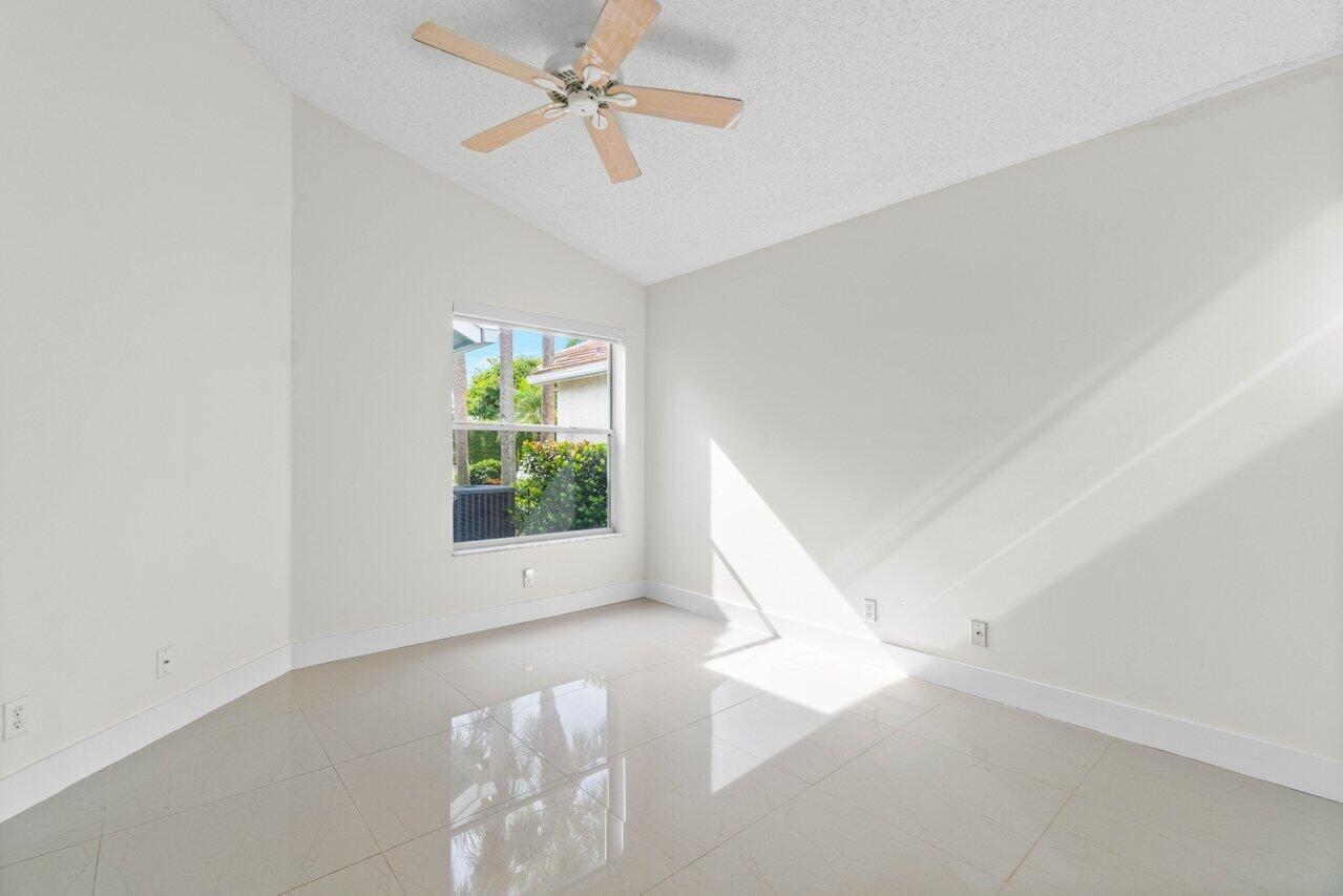 2757 S Clearbrook Circle