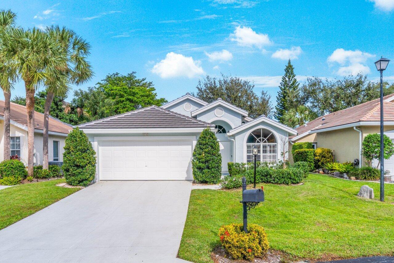 2757 S Clearbrook Circle