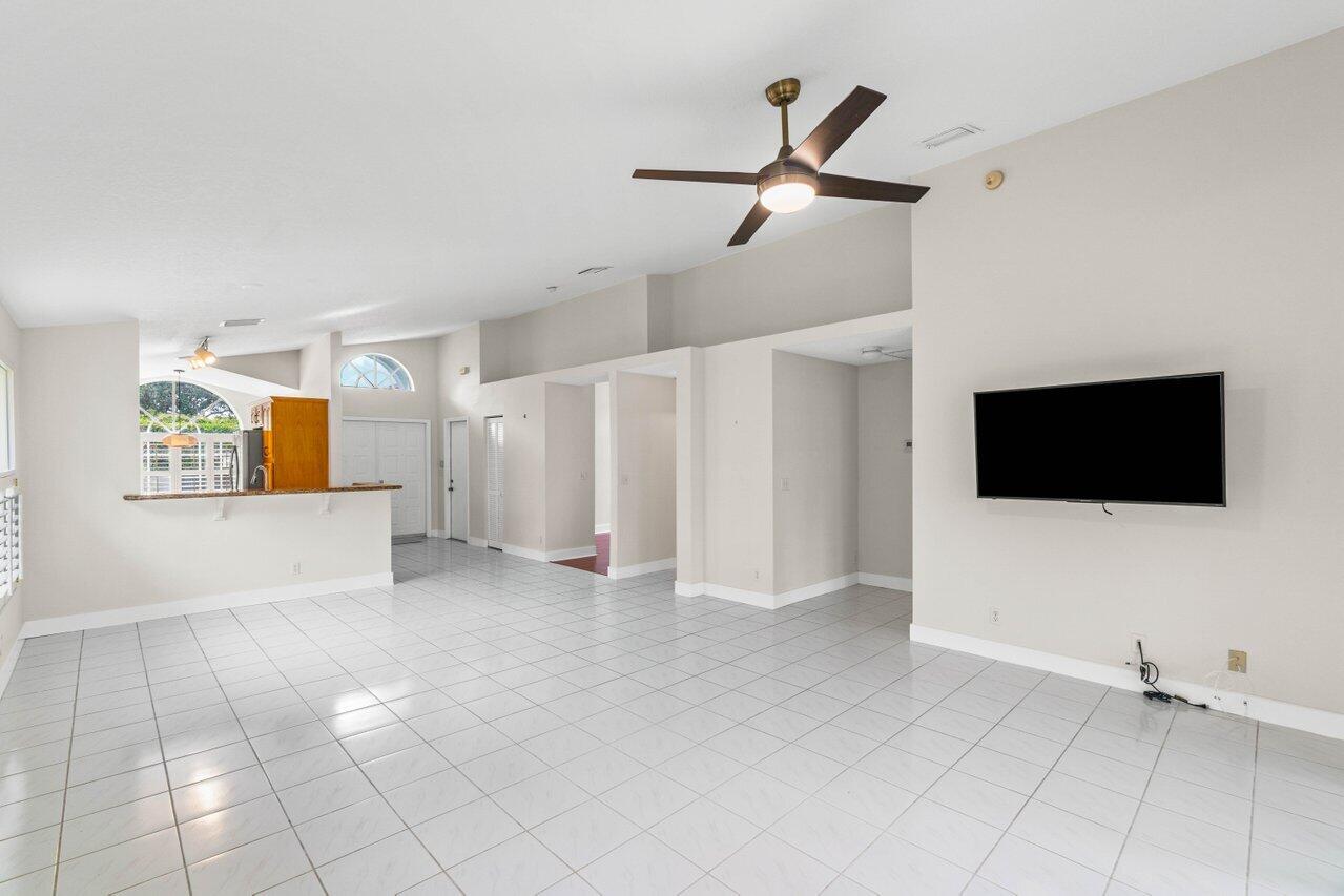 2757 S Clearbrook Circle