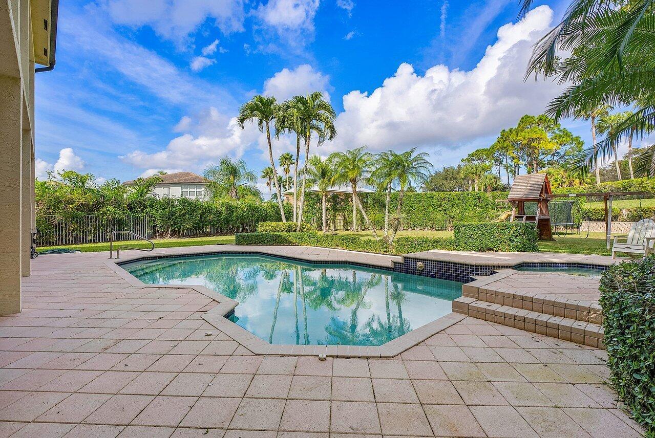 19329 Skyridge Circle