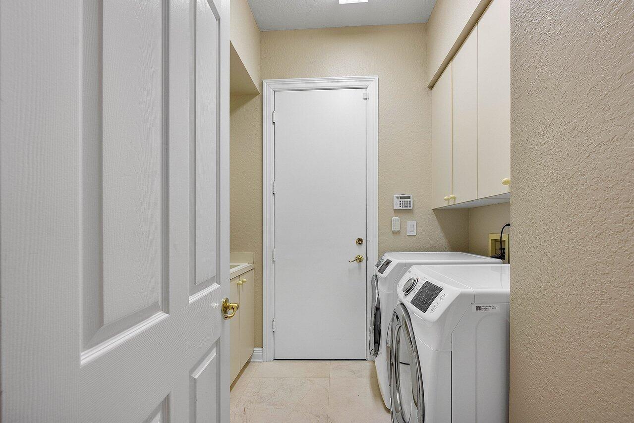 19329 Skyridge Circle