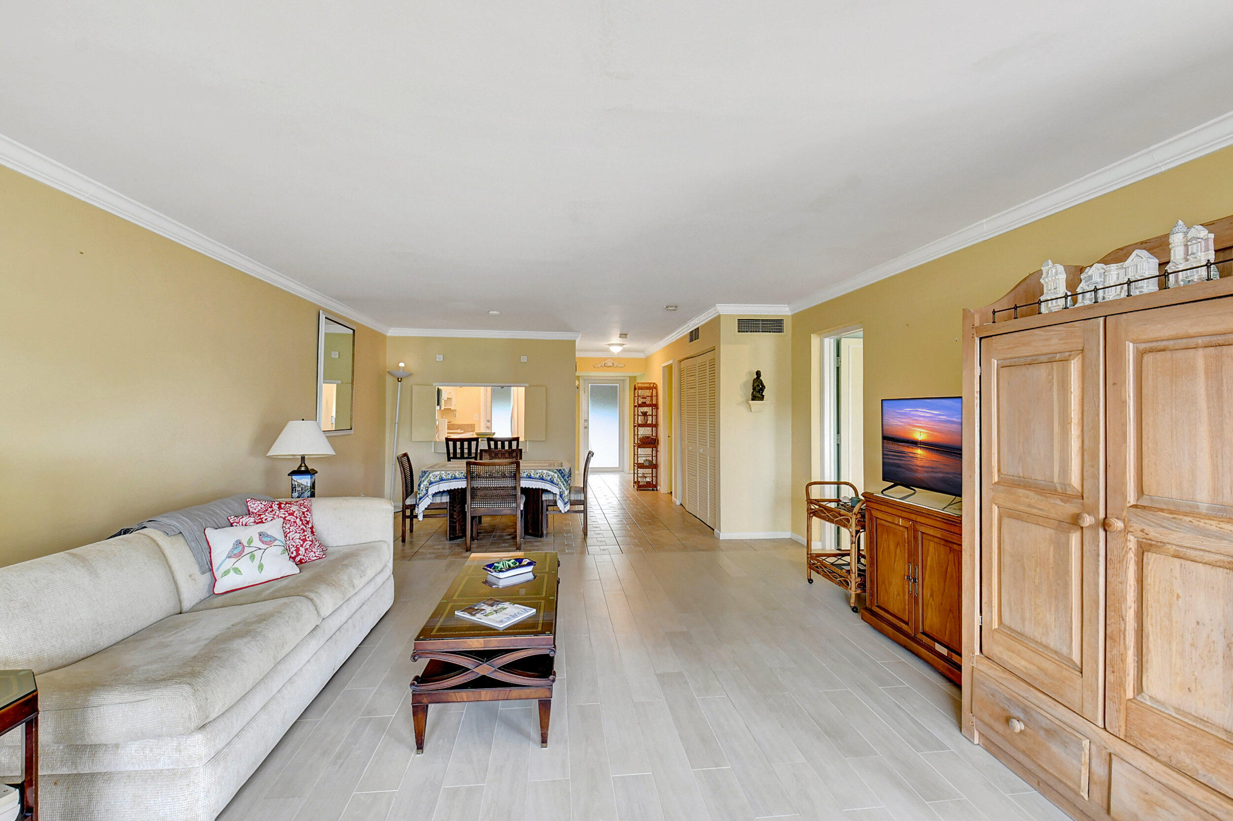 80 Venetian Drive 201s