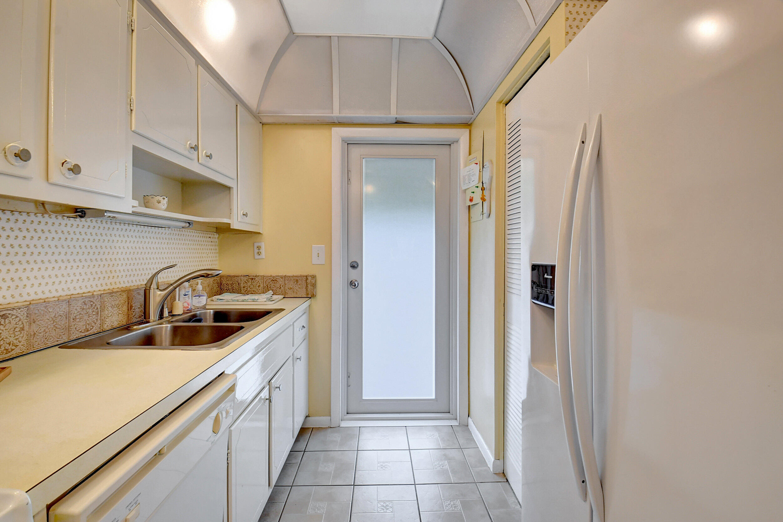 80 Venetian Drive 201s