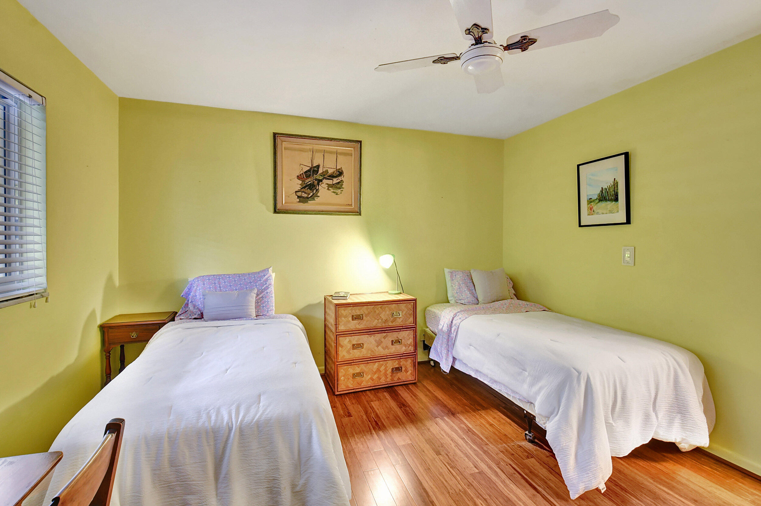 80 Venetian Drive 201s