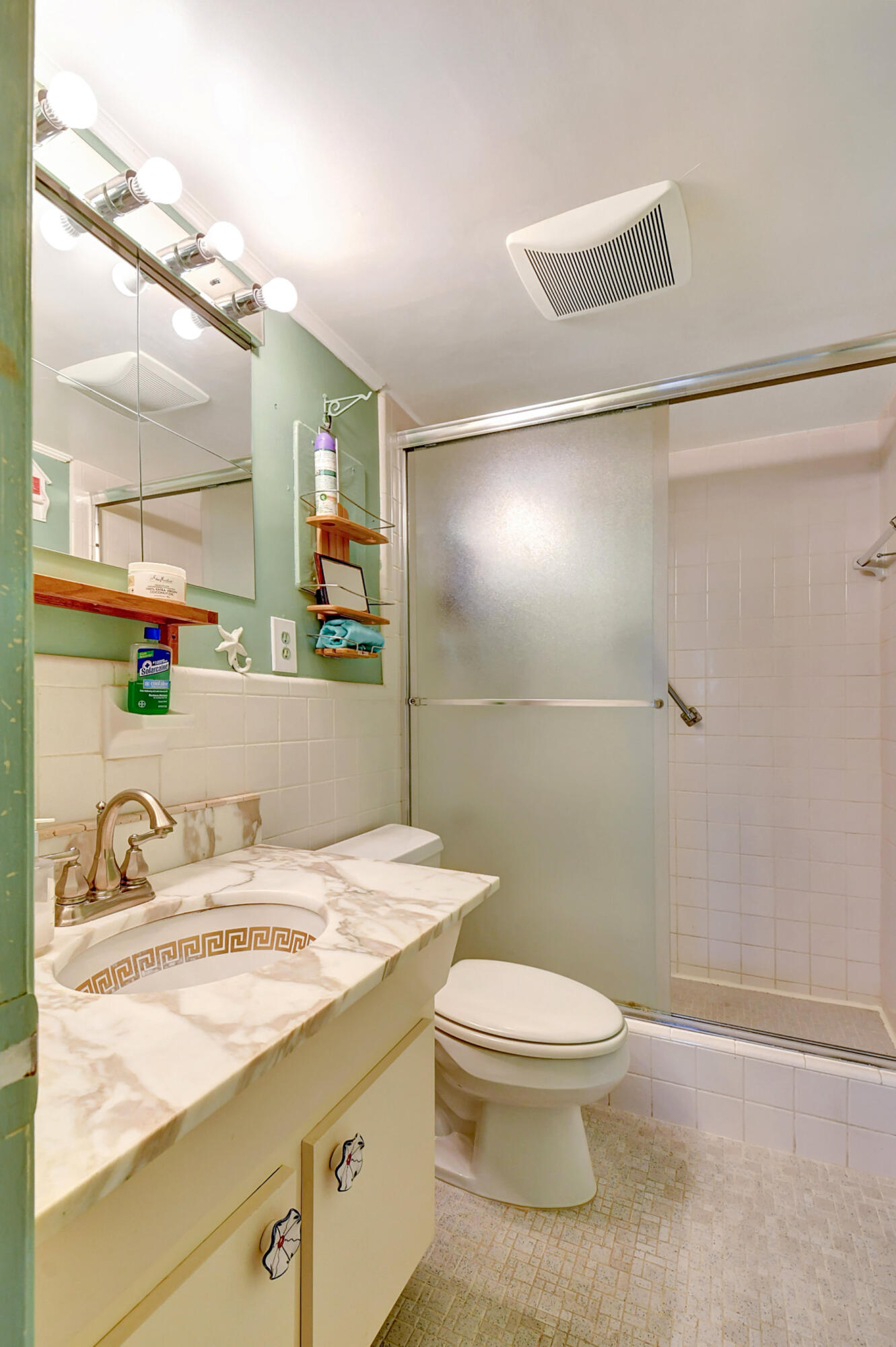 80 Venetian Drive 201s