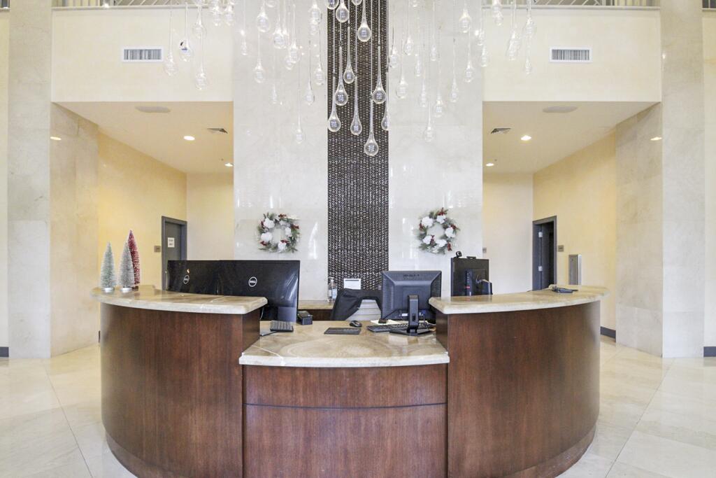 450 N Federal Highway 1204