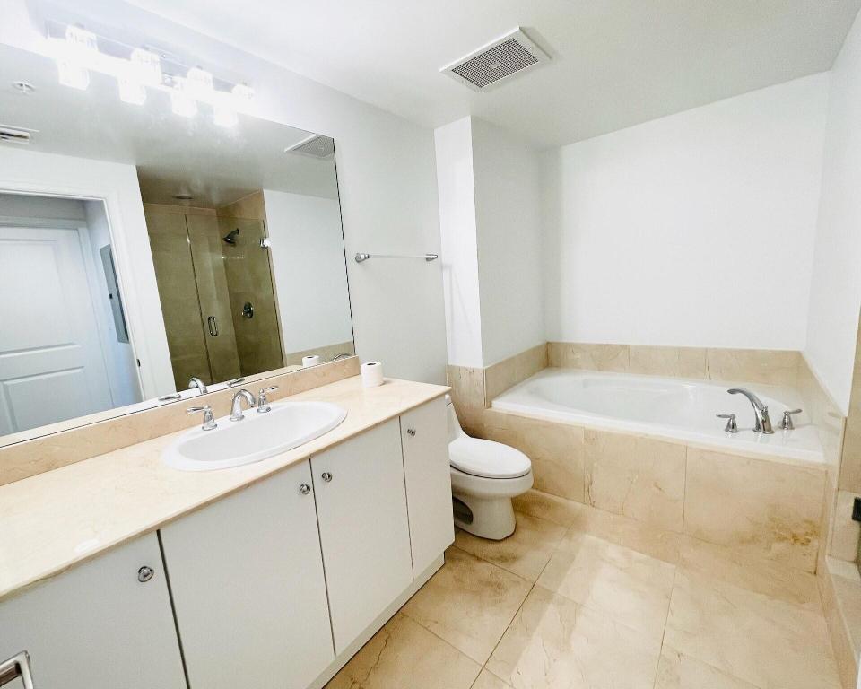 450 N Federal Highway 1204