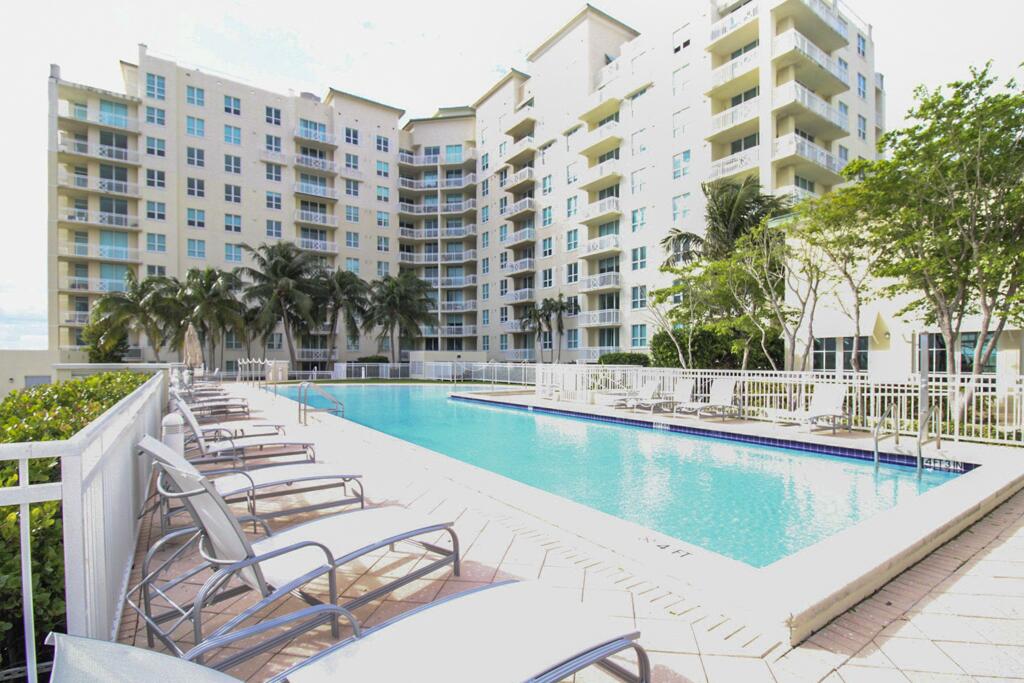 450 N Federal Highway 1204