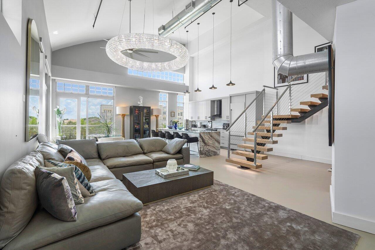 185 NE 4th Avenue 302