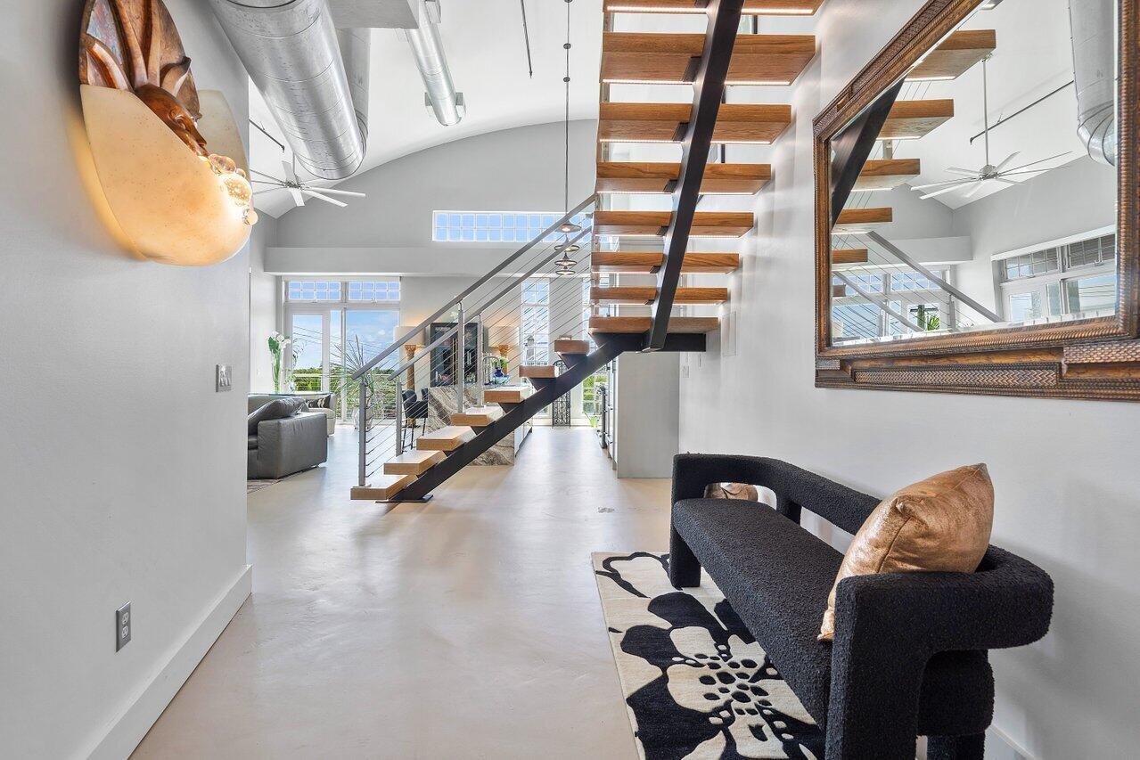 185 NE 4th Avenue 302