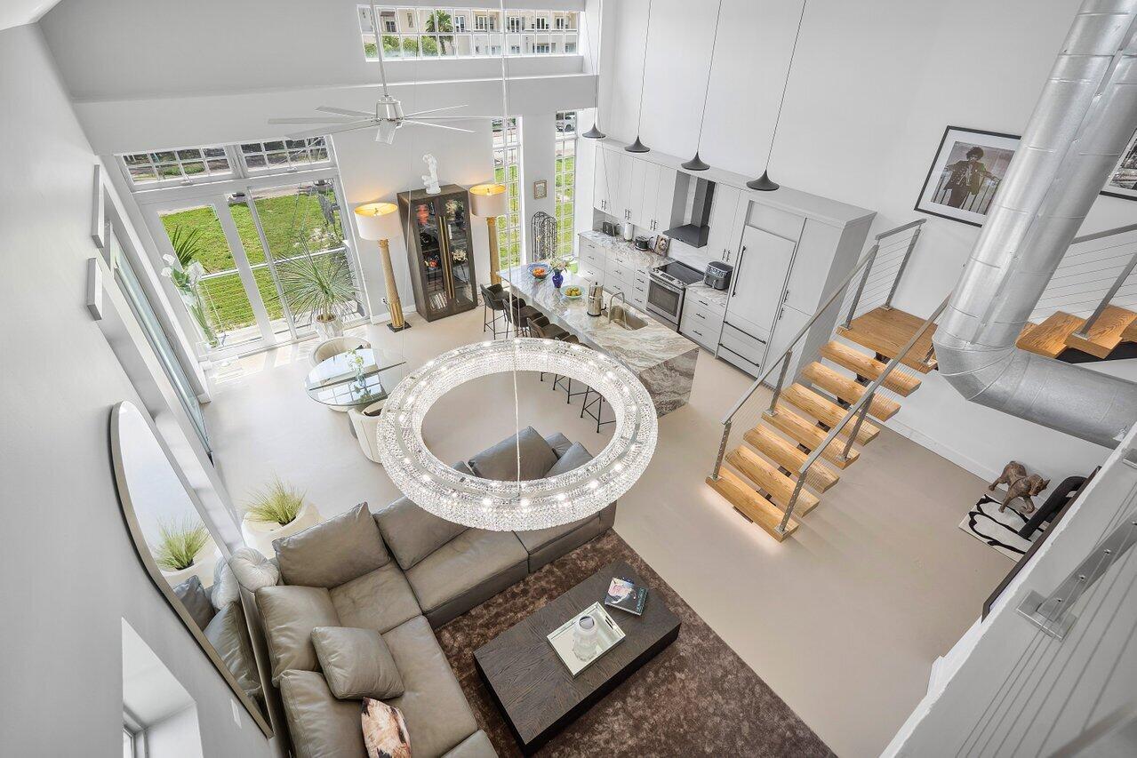 185 NE 4th Avenue 302