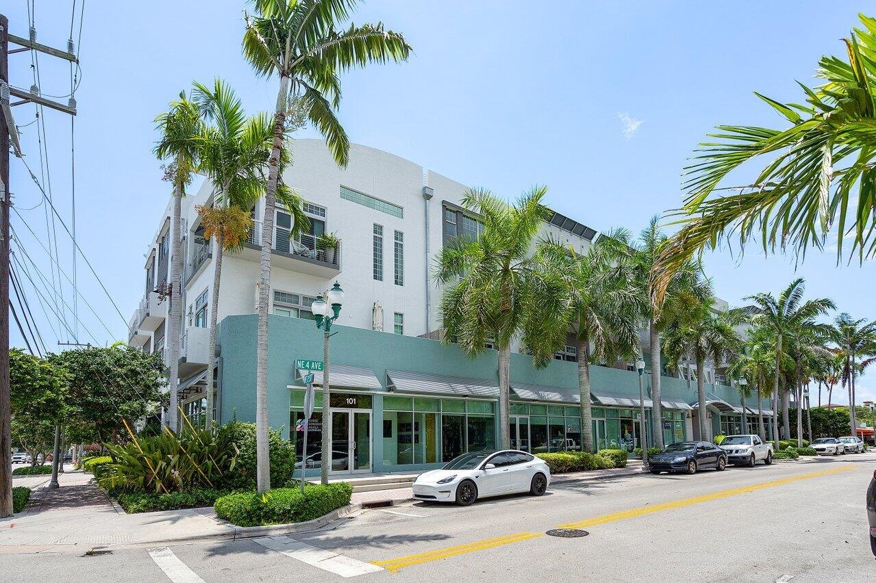 185 NE 4th Avenue 302