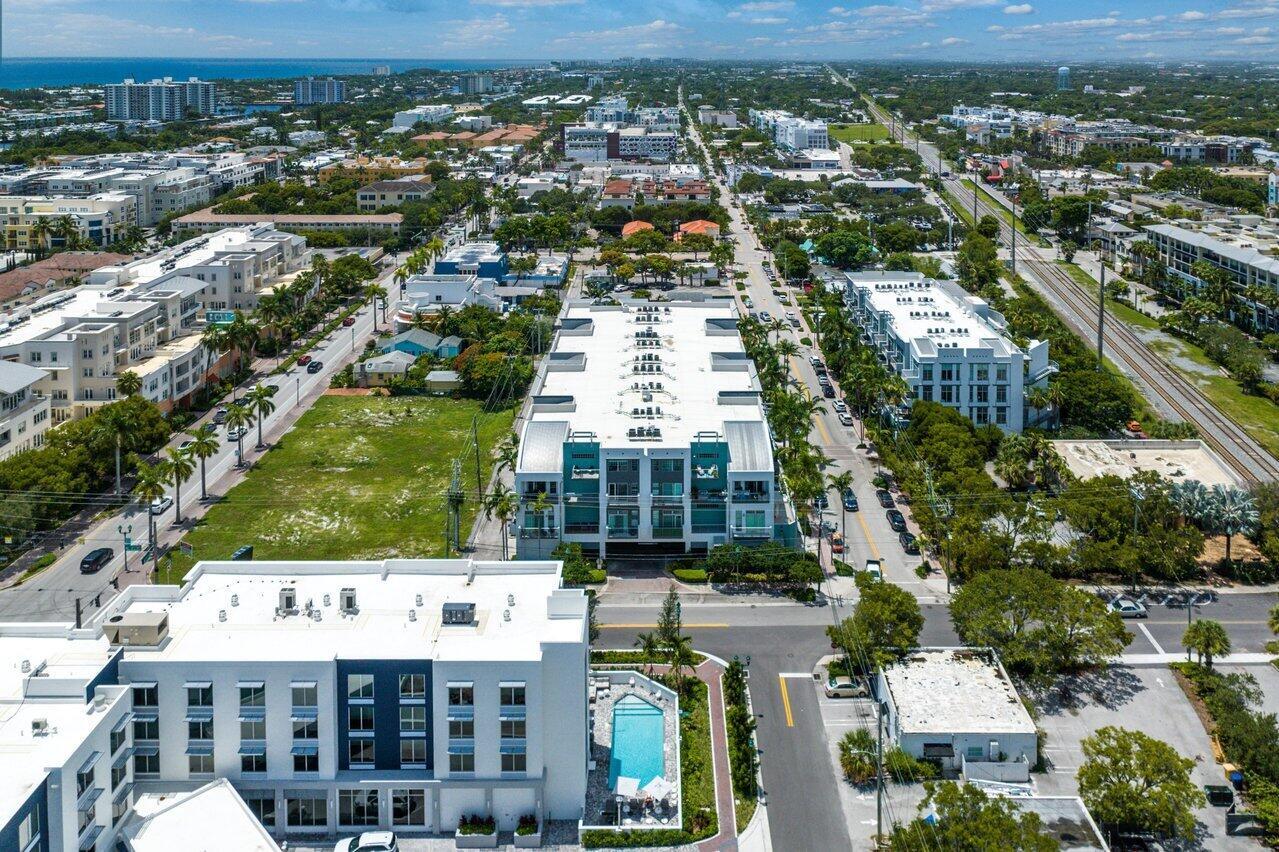 185 NE 4th Avenue 302