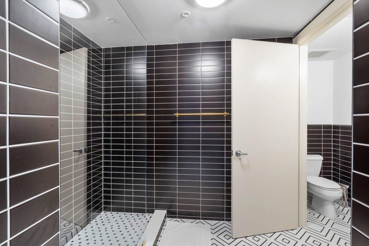 185 NE 4th Avenue 302